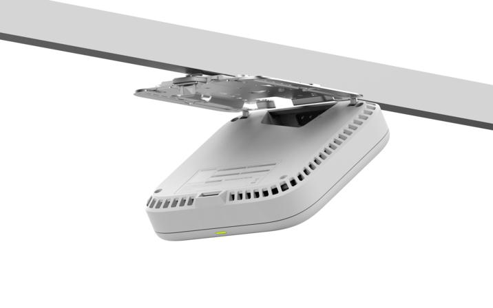 Tri-Band PoE 2.5G Insight Manageable WiFi 7 Access Point (WBE710)
